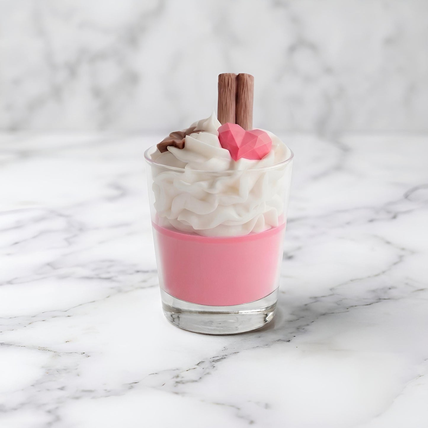 Bougie trompe-l'œil gourmande Pomme Cannelle en cire de soja, chantilly pochée main — Hestia Lumora